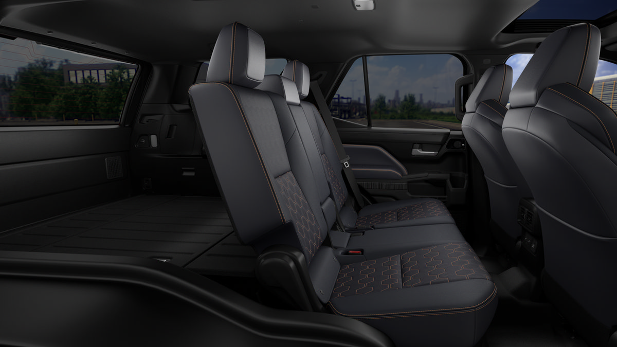 New 2026 Toyota 4Runner Platinum AWD/4WD image 2