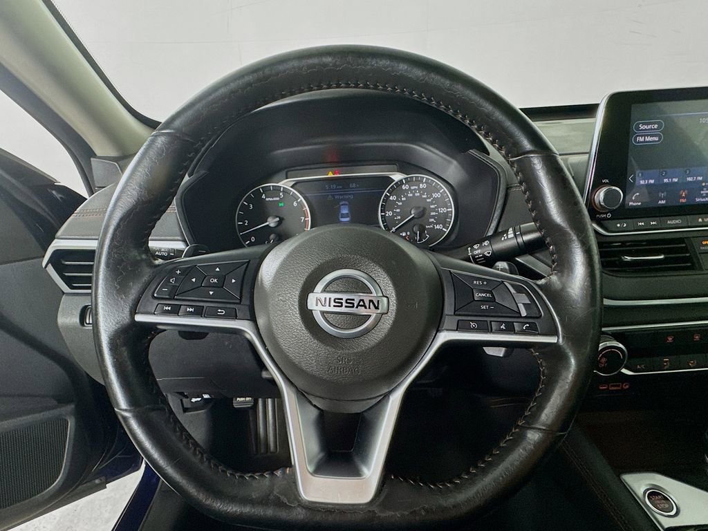 Used 2022 Nissan Altima 2.5 SR FWD image 11