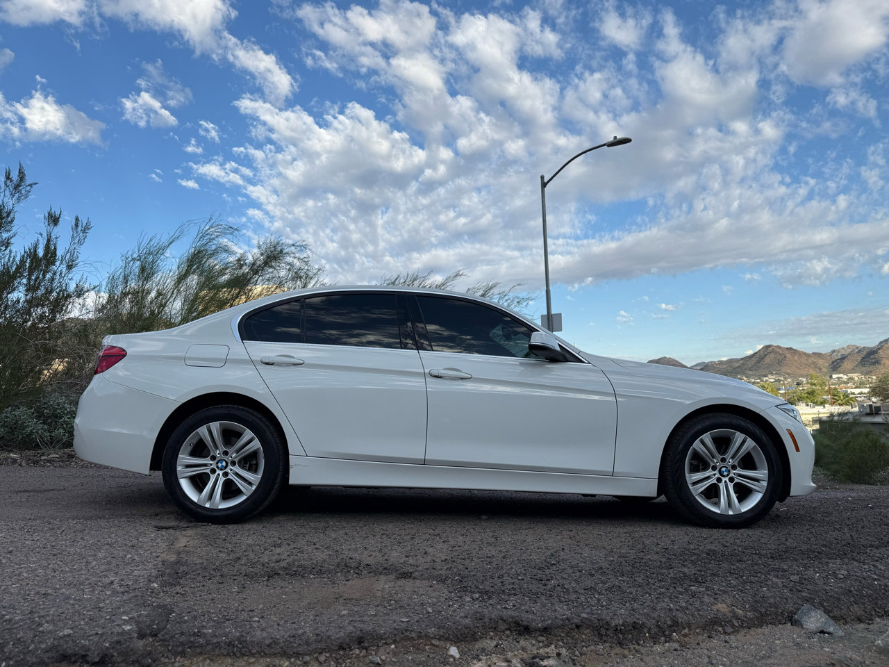 Used 2017 BMW 330i Sedan image 8