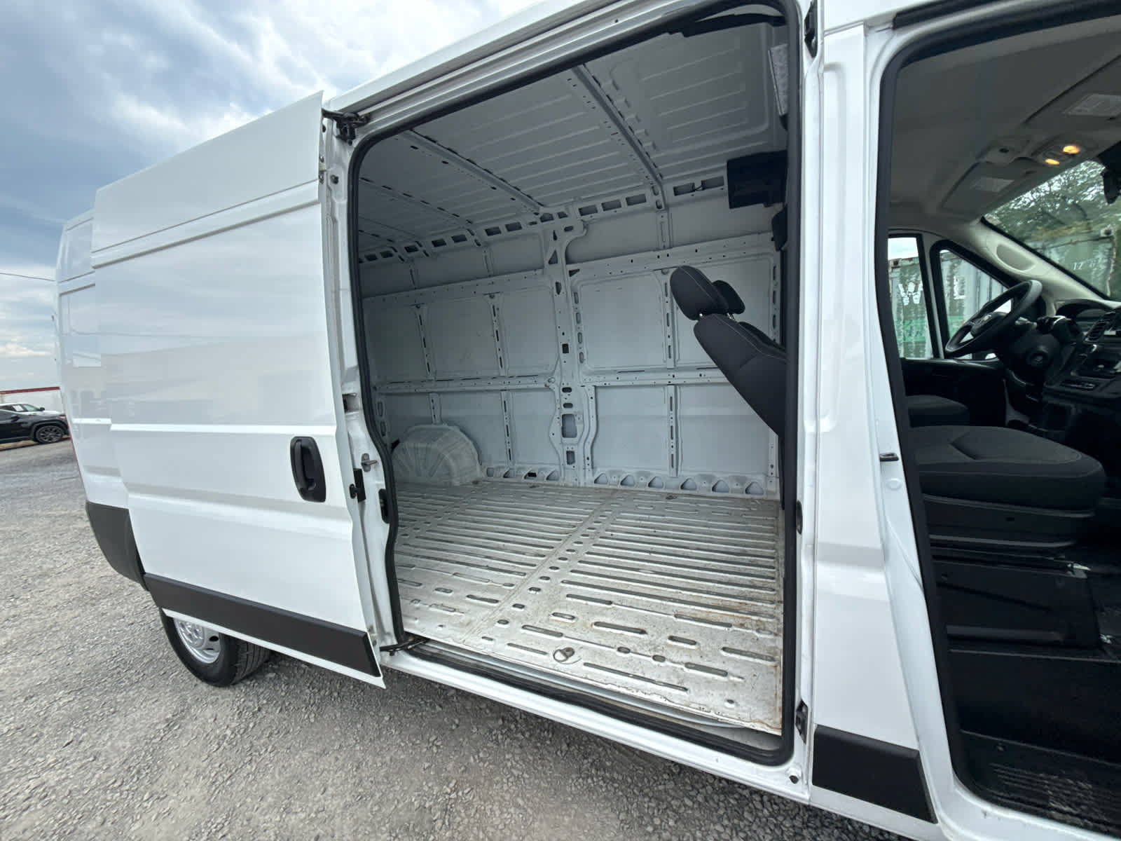 Used 2023 RAM ProMaster 2500 FWD image 45