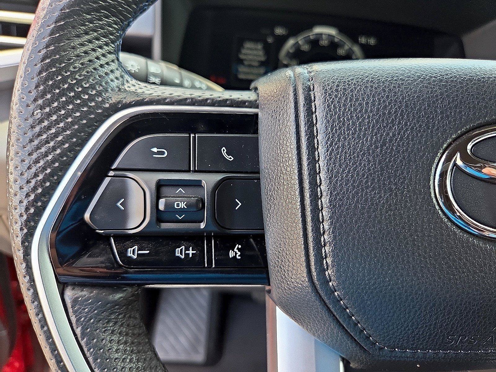 Used 2024 Toyota Sequoia Platinum AWD/4WD image 21