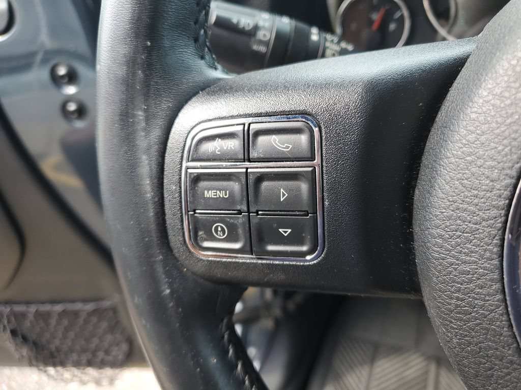 Used 2016 Jeep Wrangler Unlimited Sahara w/ Connectivity Group AWD/4WD image 10