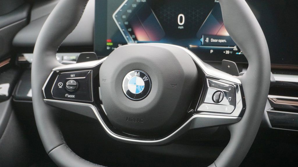 Used 2026 BMW 530i xDrive w/ Premium Package image 15