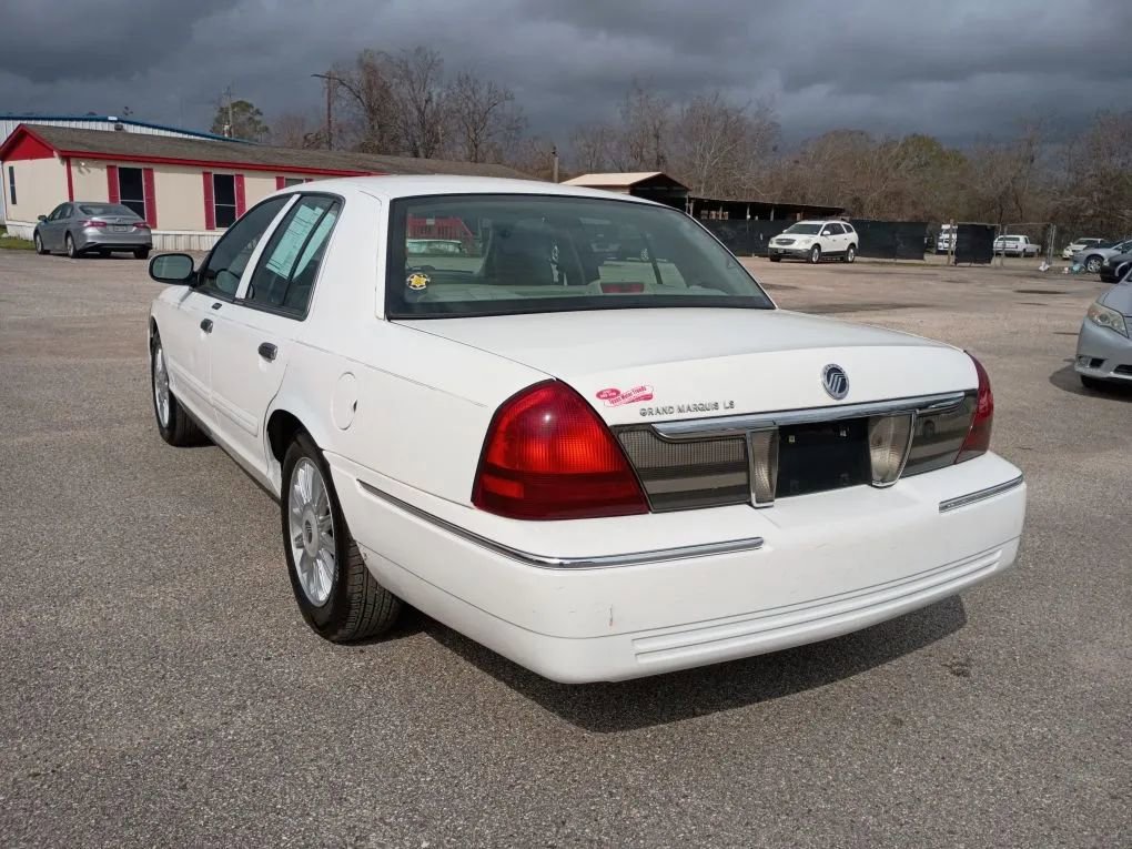 Used 2010 Mercury Grand Marquis LS image 3