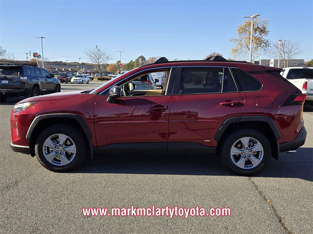 New 2025 Toyota RAV4 LE image 4