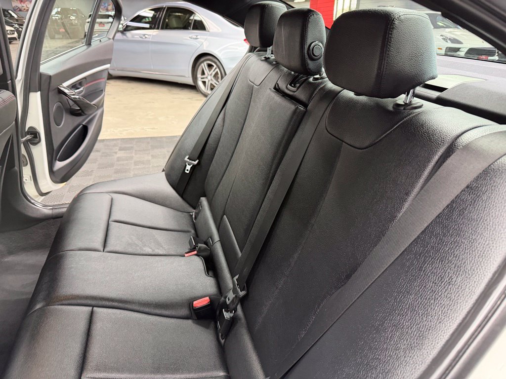 Used 2017 BMW 330i Sedan RWD image 39