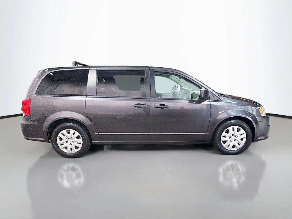 Used 2019 Dodge Grand Caravan SE w/ UConnect Hands-Free Group FWD image 10