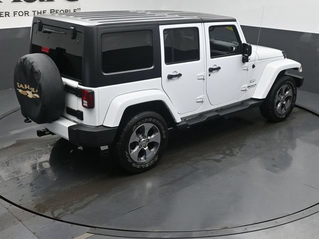 Used 2016 Jeep Wrangler Unlimited Sahara w/ Connectivity Group AWD/4WD image 38