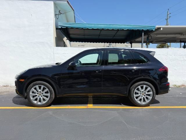 Used 2015 Porsche Cayenne Diesel image 2