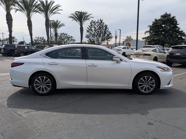 Used 2024 Lexus ES 350 image 4