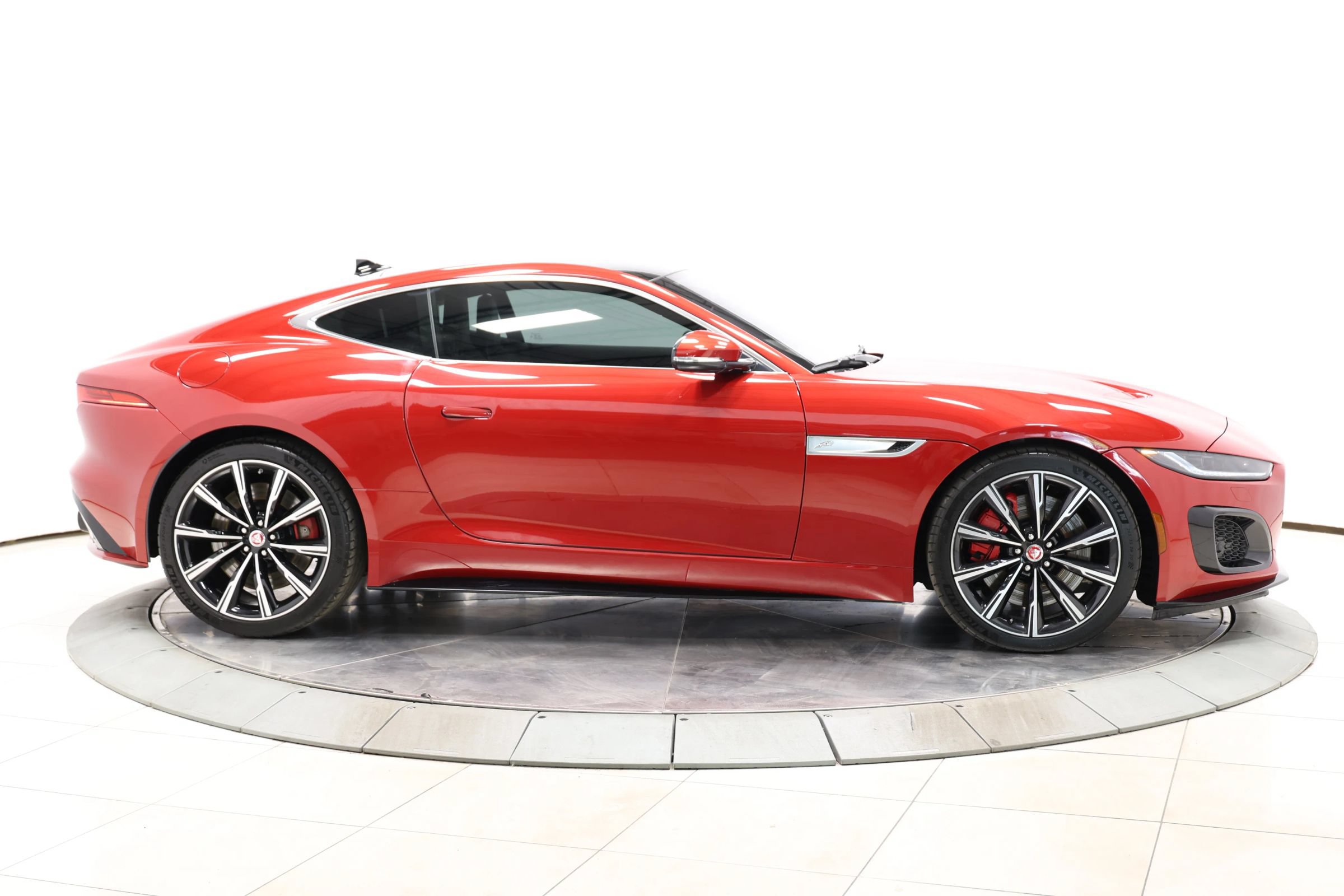 Used 2021 Jaguar F-TYPE R AWD/4WD image 61