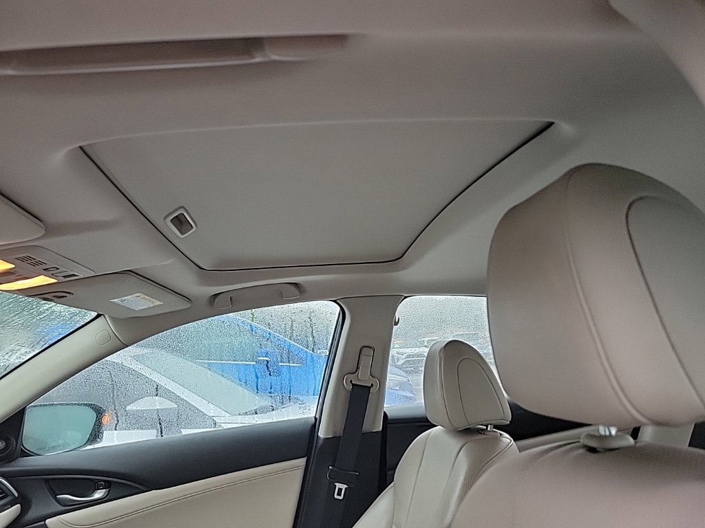Used 2019 Honda Insight Touring image 7