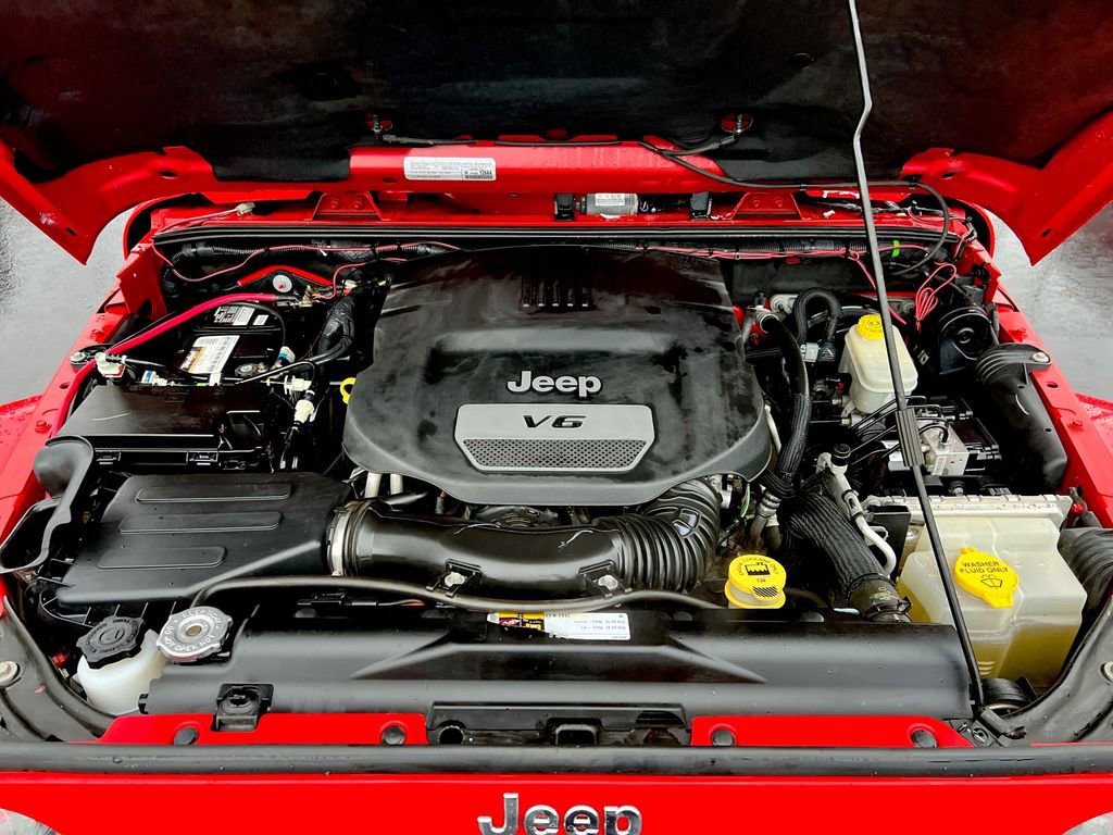 Used 2015 Jeep Wrangler Unlimited Sahara w/ Max Tow Package image 23