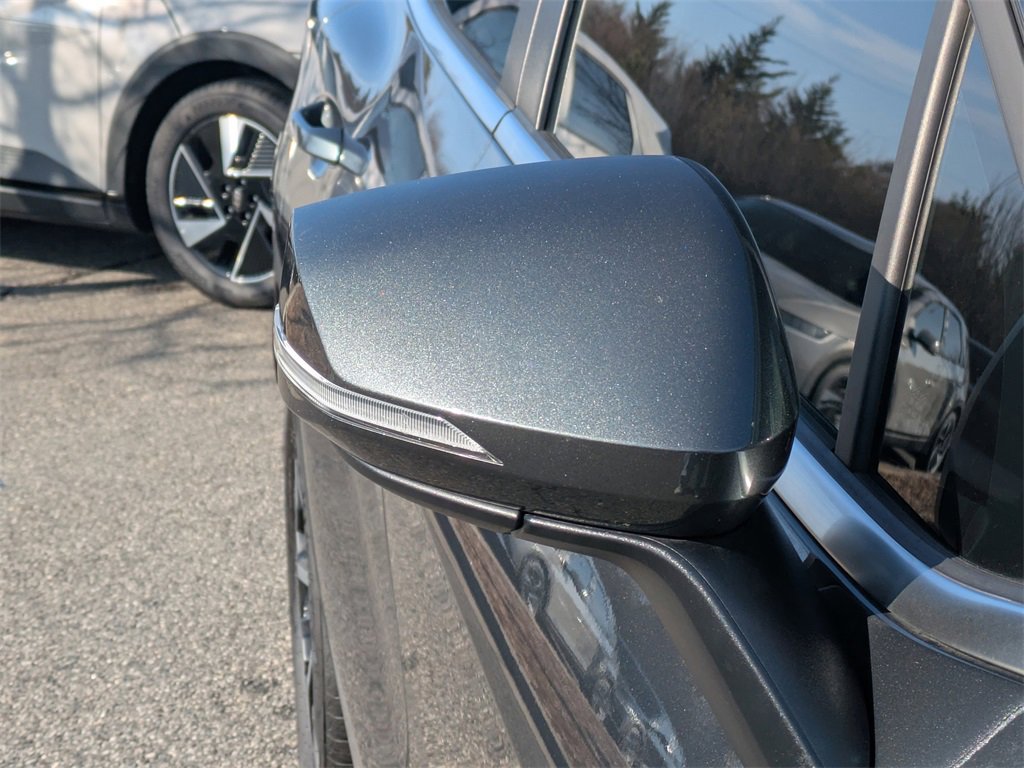 Used 2025 Kia Sportage EX image 12