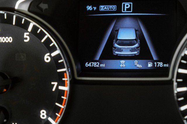 Used 2020 Nissan Pathfinder Platinum AWD/4WD image 16