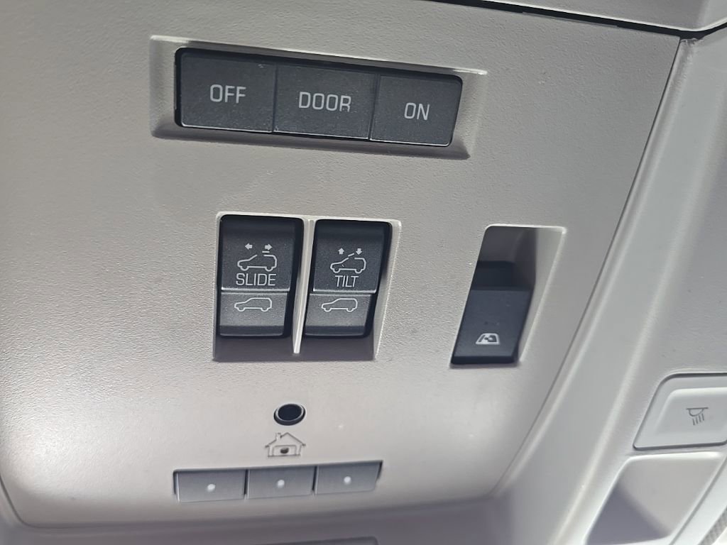 Used 2016 GMC Sierra 2500 Denali w/ Driver Alert Package image 18