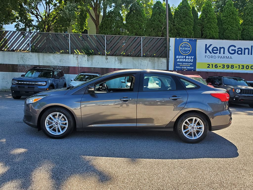 Used 2015 Ford Focus SE w/ SE Cold Weather Package FWD image 9