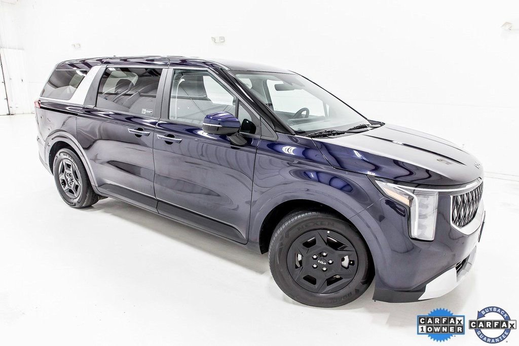 Used 2025 Kia Carnival image 9