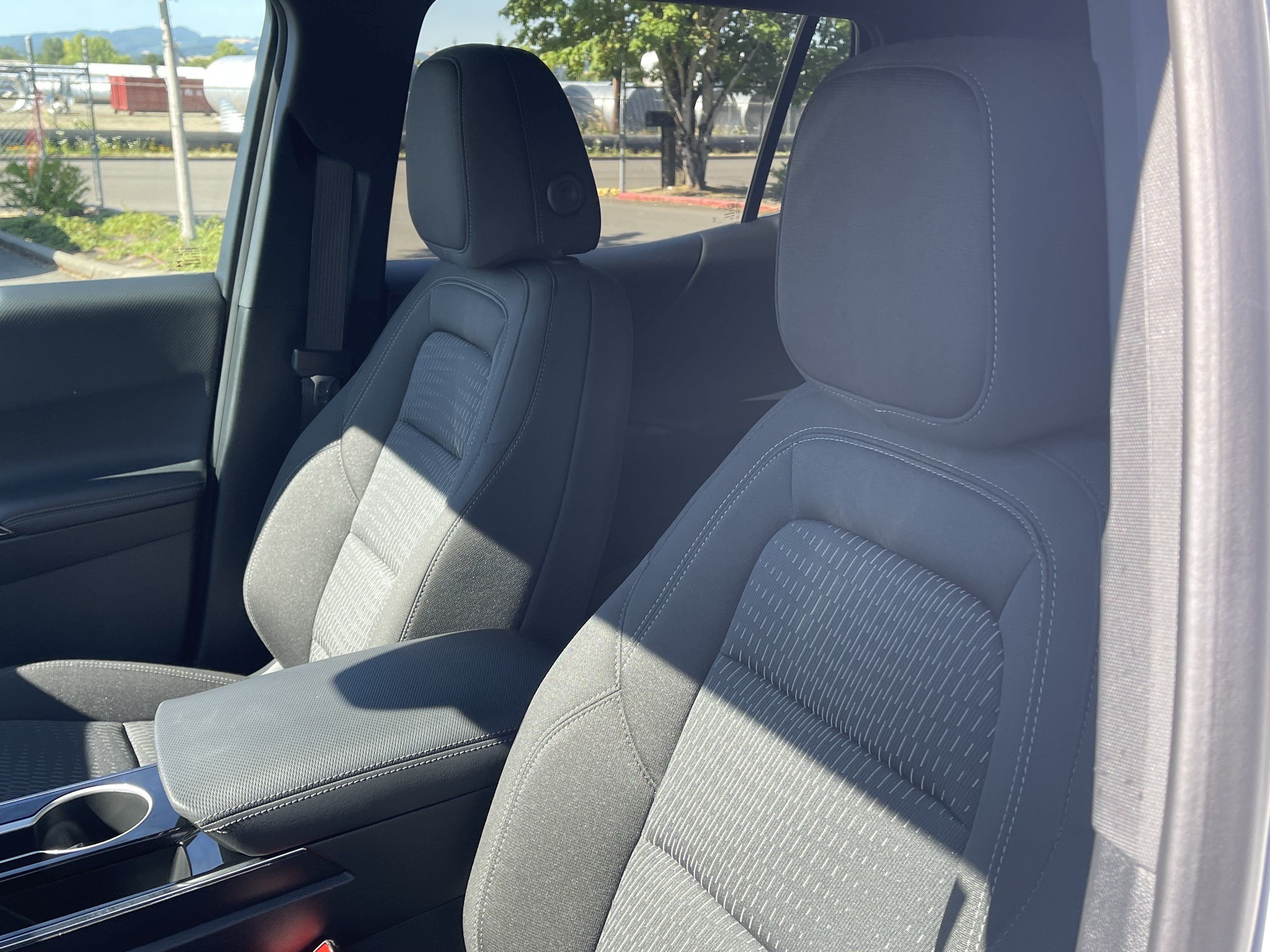 Used 2026 Chevrolet Equinox LT AWD/4WD image 18