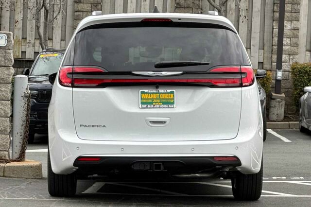 New 2026 Chrysler Pacifica Pinnacle image 5