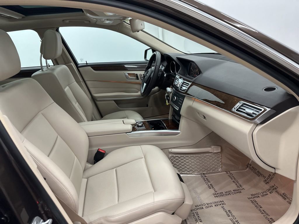 Used 2016 Mercedes-Benz E 250 Sedan image 30