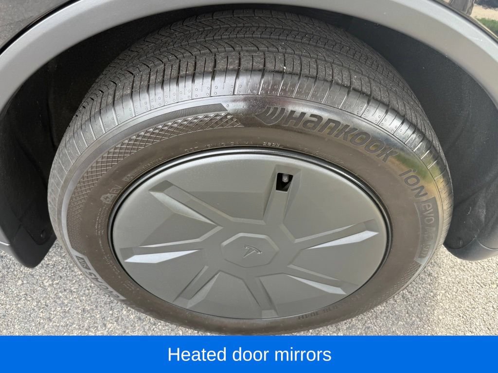 Used 2026 Tesla Model Y 2WD image 11
