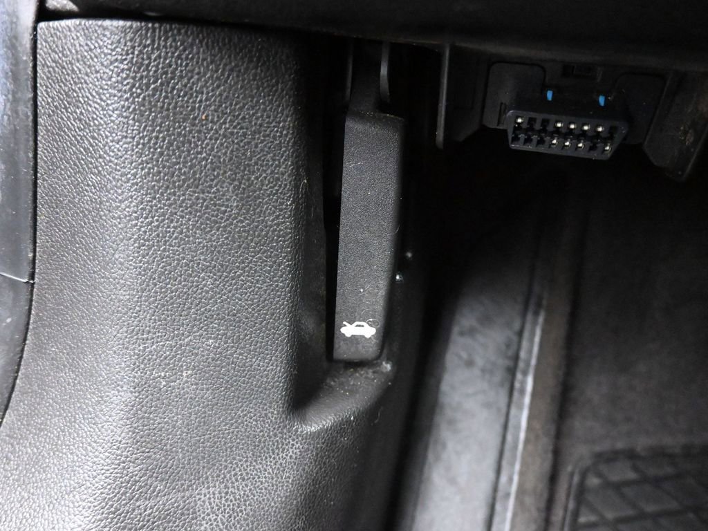 Used 2012 Chevrolet Cruze LS w/ Connectivity Package image 20