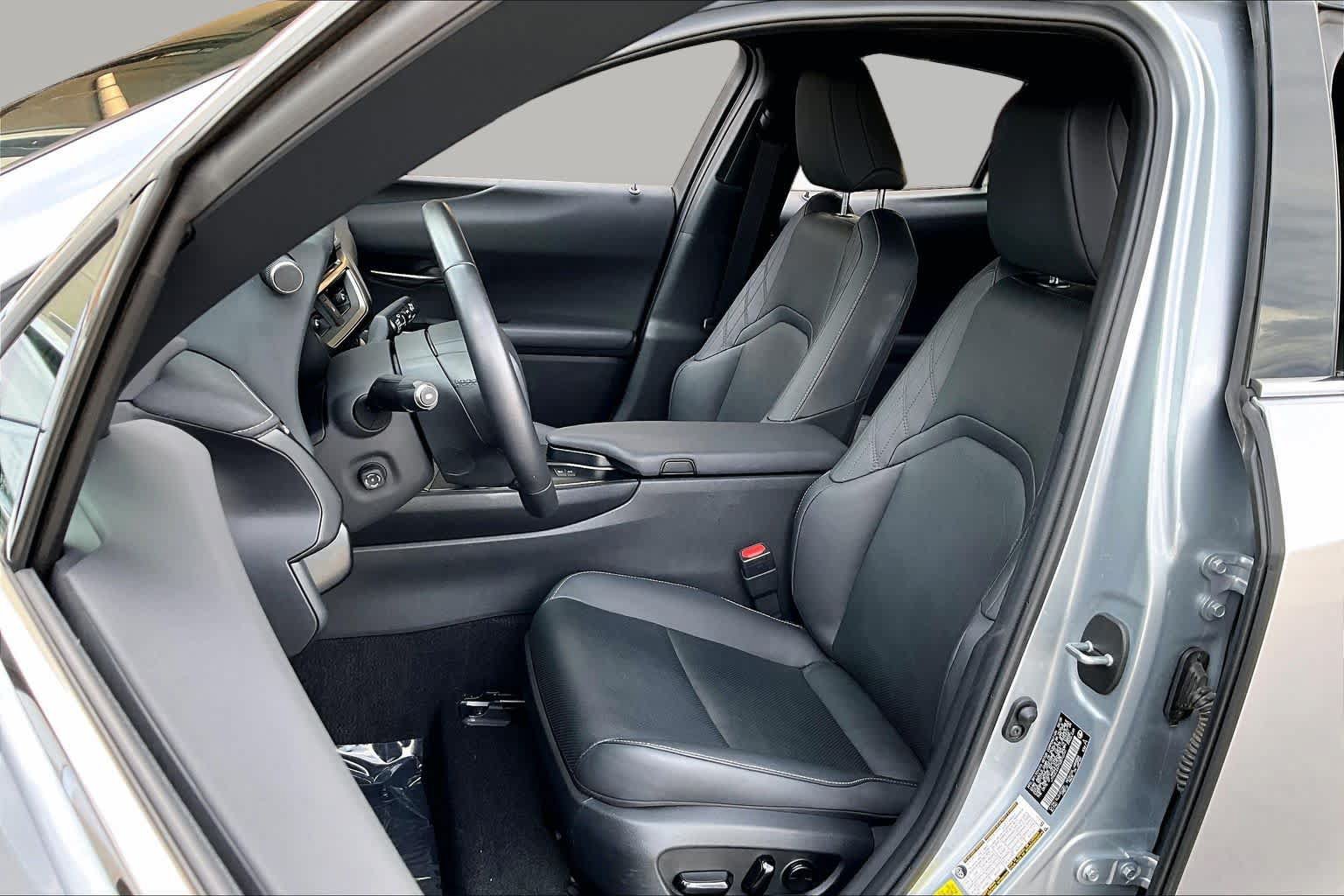 Used 2025 Lexus UX 300h AWD w/ Cold Area Package image 7