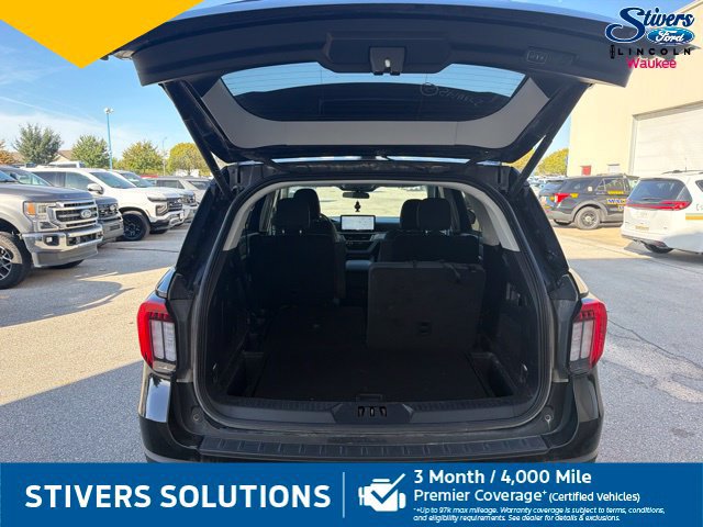 Used 2025 Ford Explorer Active AWD/4WD image 10