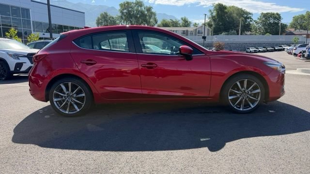 Used 2018 MAZDA MAZDA3 Grand Touring w/ Premium Equipment Package FWD image 2