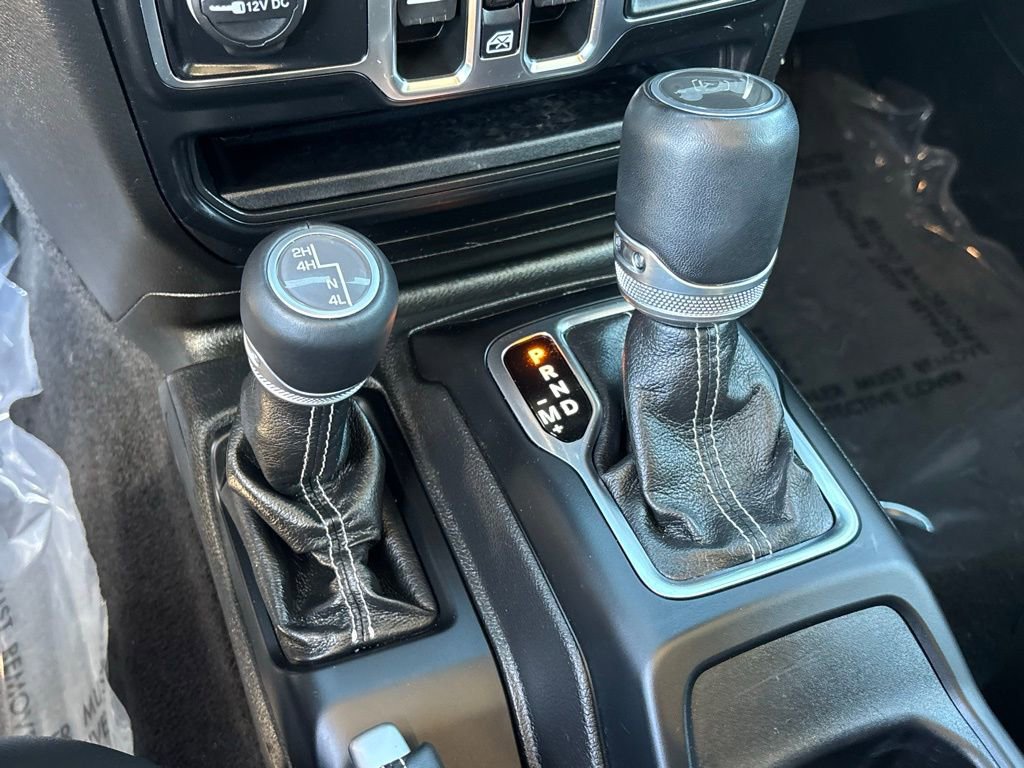 Used 2022 Jeep Wrangler Unlimited Sahara w/ Cold Weather Group image 21