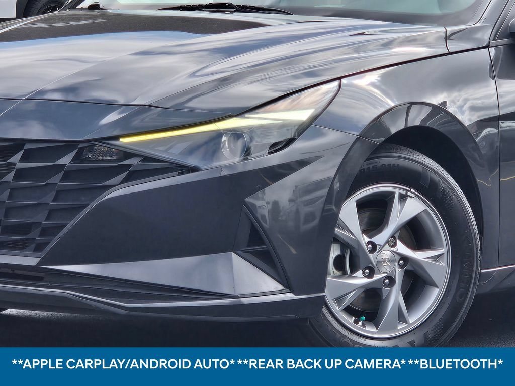 Used 2023 Hyundai Elantra SE w/ Cargo Package FWD image 2