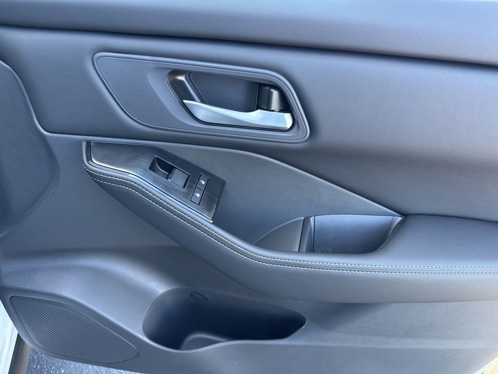 New 2026 Nissan Rogue SV FWD image 17