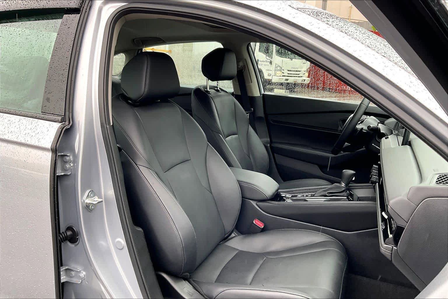 Used 2025 Honda Accord Touring image 8