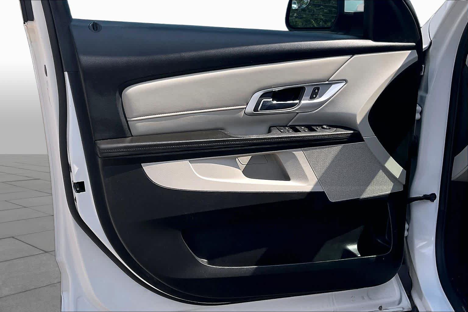 Used 2017 GMC Terrain SLE FWD image 21