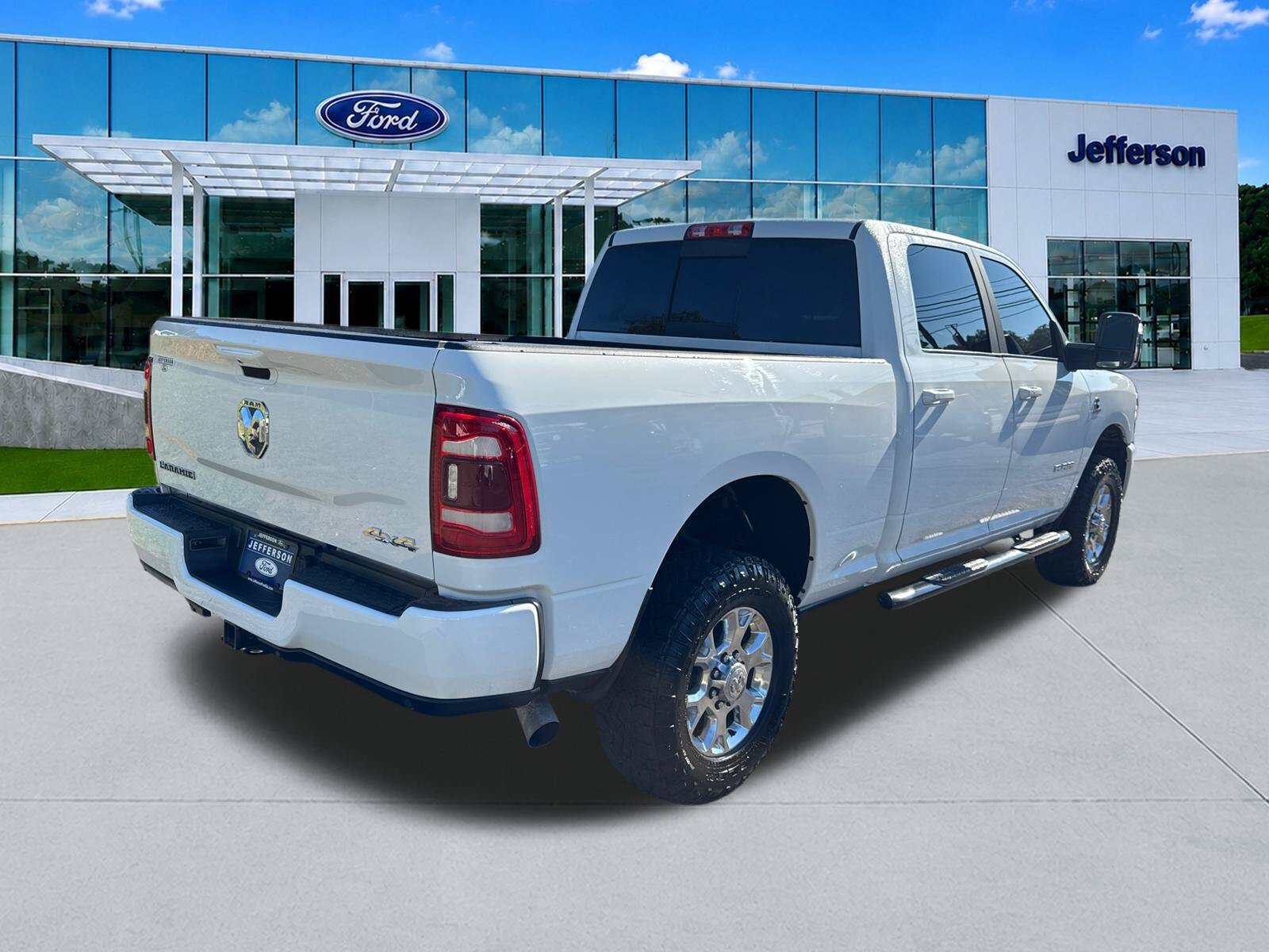 Used 2024 RAM 2500 Laramie AWD/4WD image 7