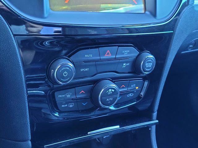 Used 2019 Chrysler 300 S image 11