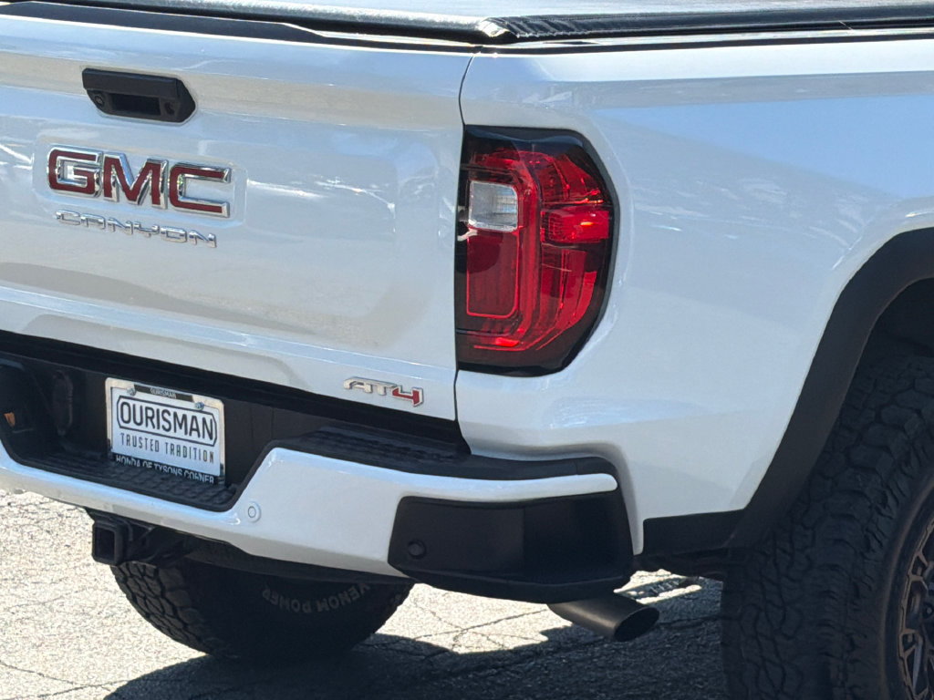 Used 2024 GMC Canyon AT4 w/ AT4 Premium Package AWD/4WD image 7