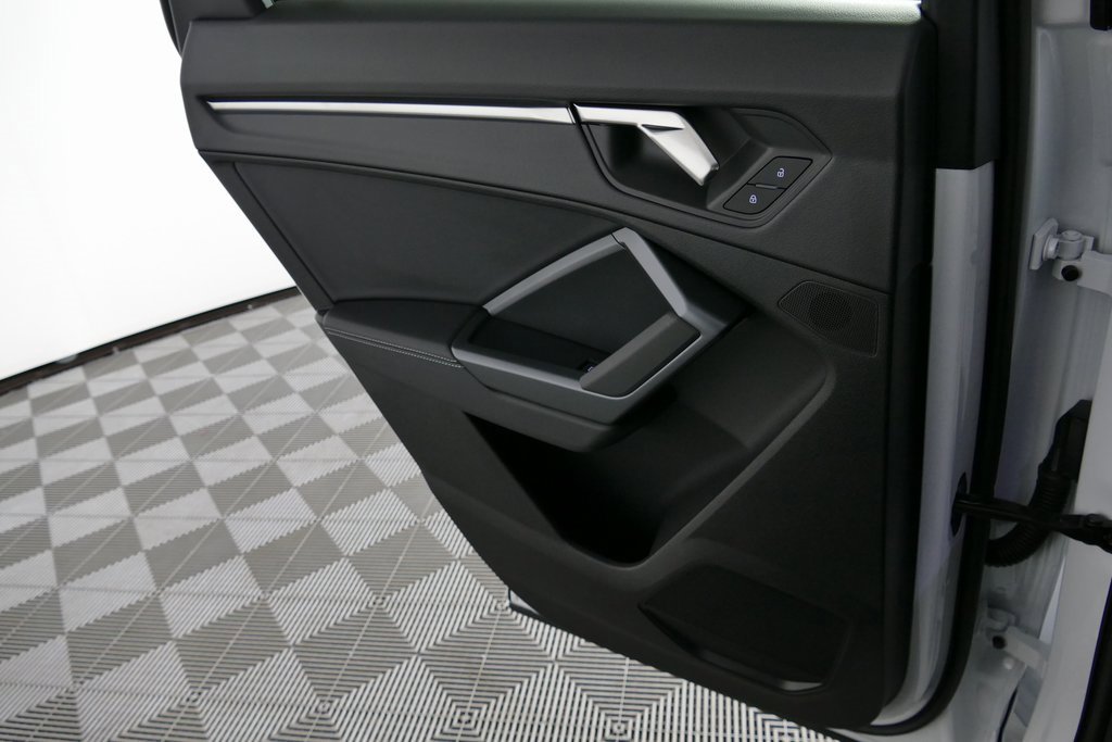 Certified 2025 Audi Q3 2.0T Premium w/ Black Optic Sport Package image 27