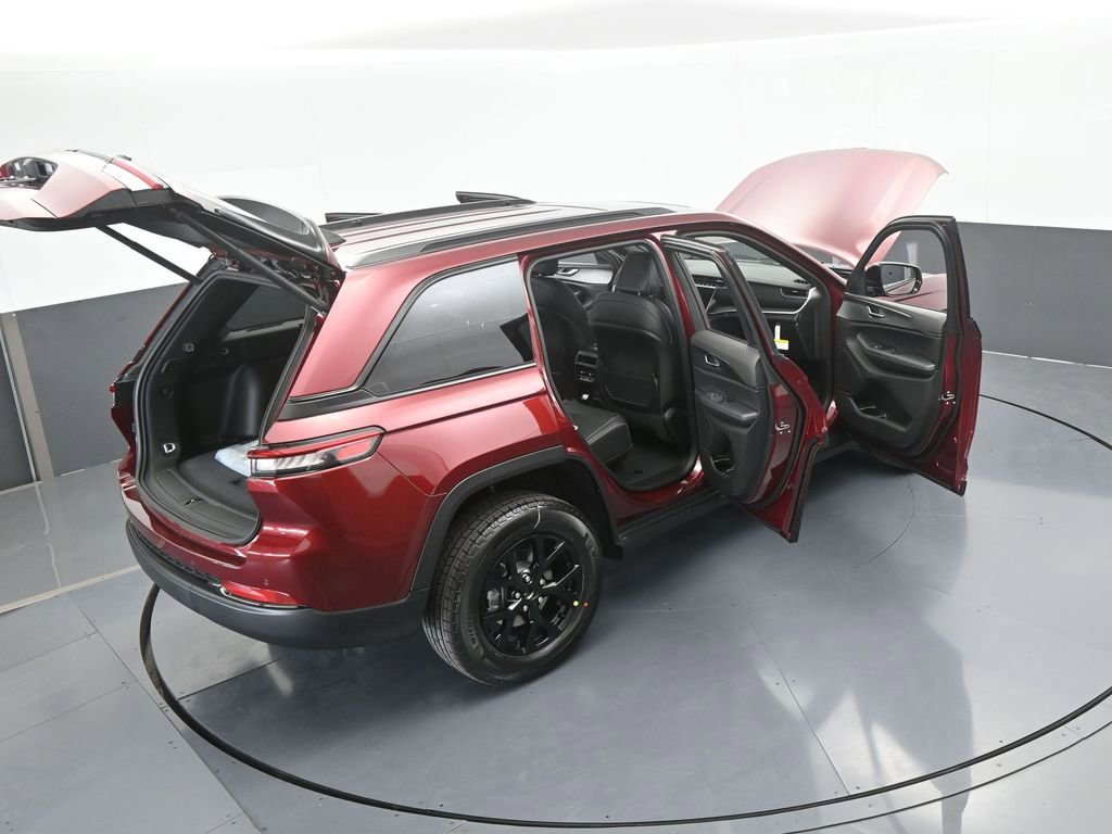 New 2025 Jeep Grand Cherokee Altitude image 62