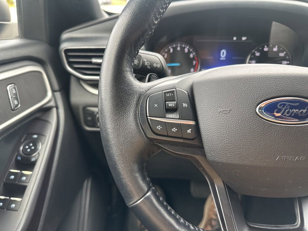 Used 2020 Ford Explorer XLT w/ Equipment Group 202A image 16