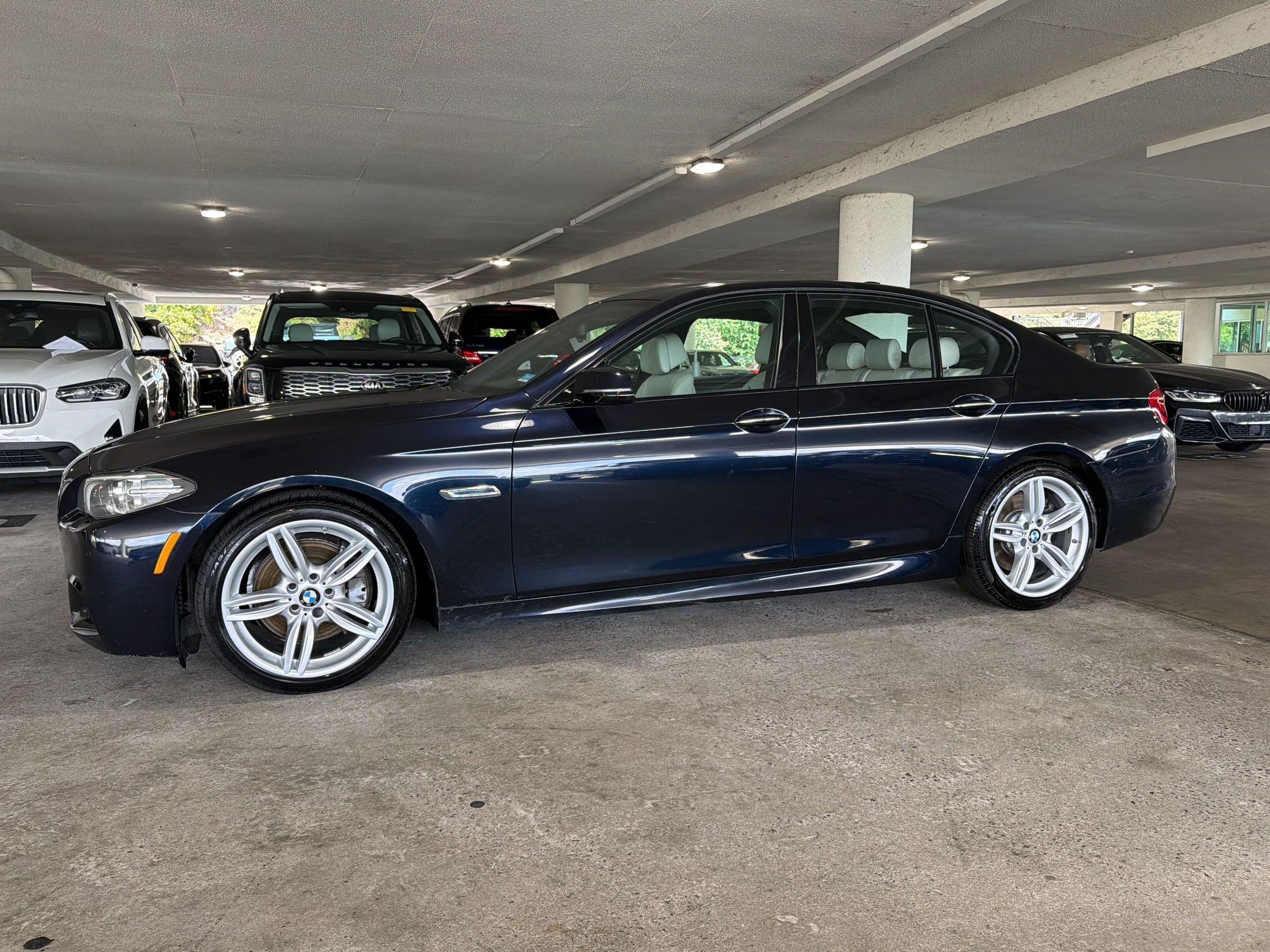 Used 2014 BMW 550i Sedan RWD image 2