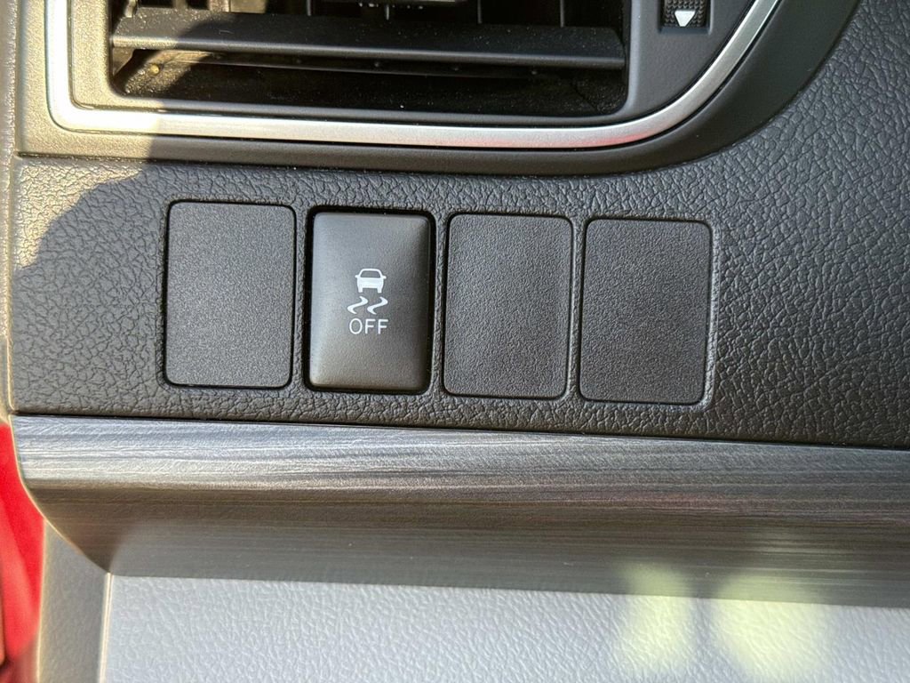 Used 2016 Toyota Camry LE FWD image 45