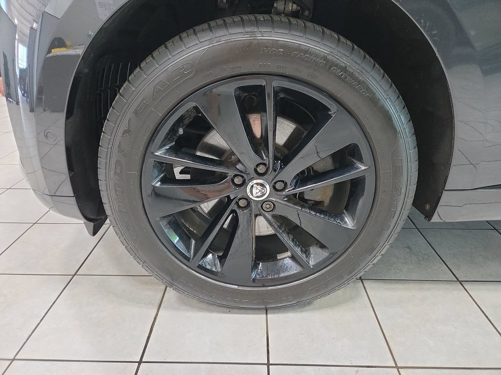 Used 2025 Jaguar F-PACE R-Dynamic S AWD/4WD image 51