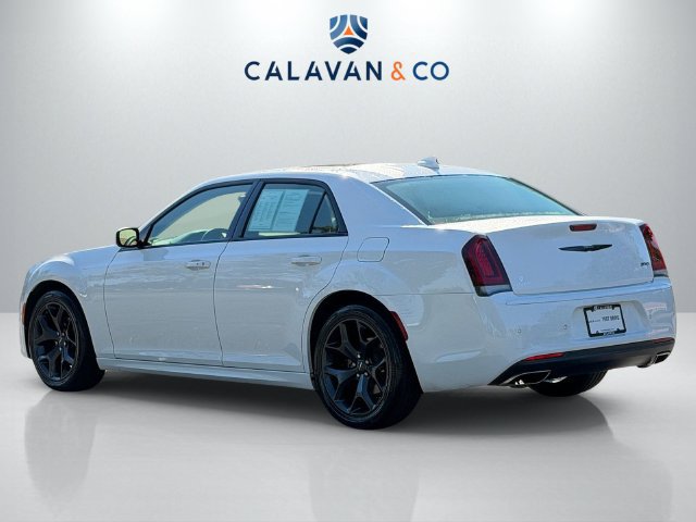 Used 2023 Chrysler 300 Touring L w/ Popular Equipment Group RWD image 5