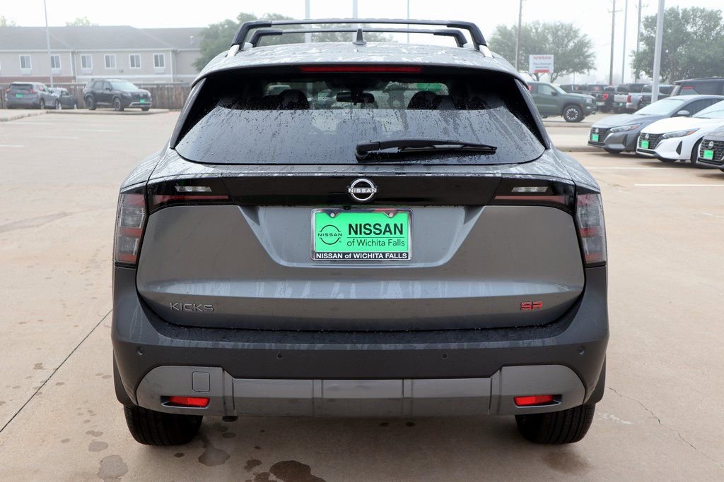 New 2025 Nissan Kicks SR FWD image 7