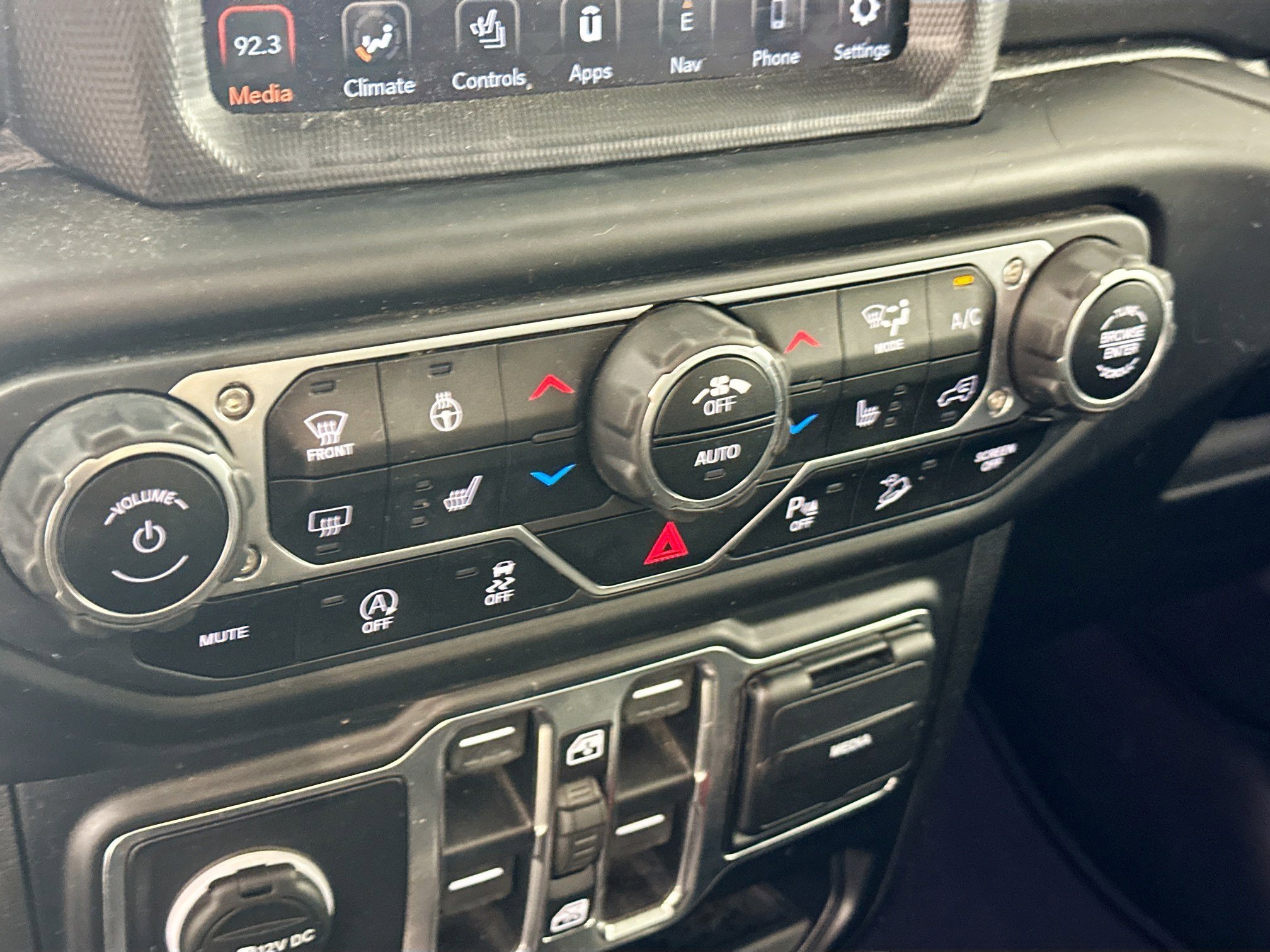 Used 2020 Jeep Wrangler Unlimited Sahara AWD/4WD image 21