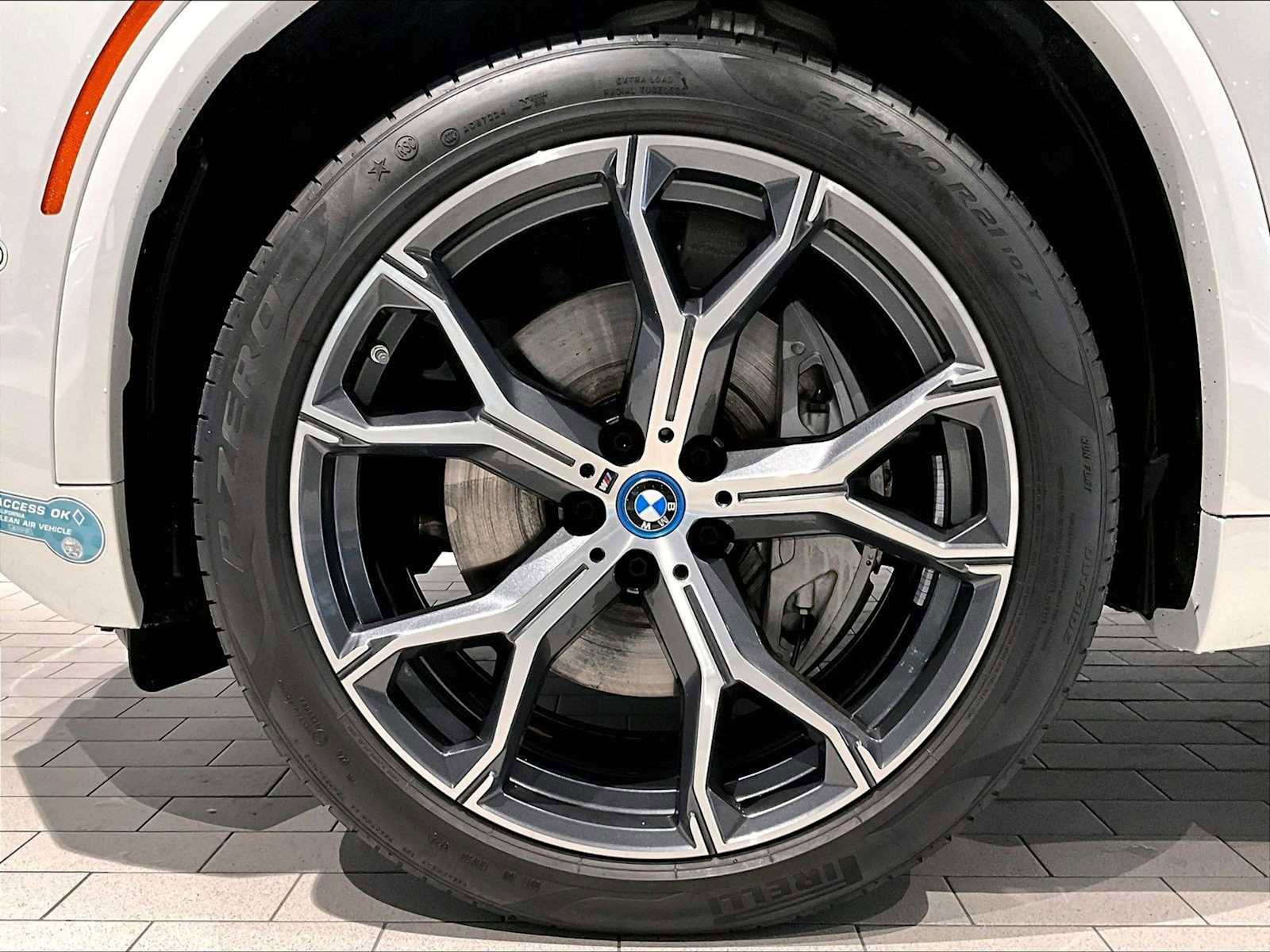 Used 2025 BMW X5 xDrive50e w/ M Sport Package image 14