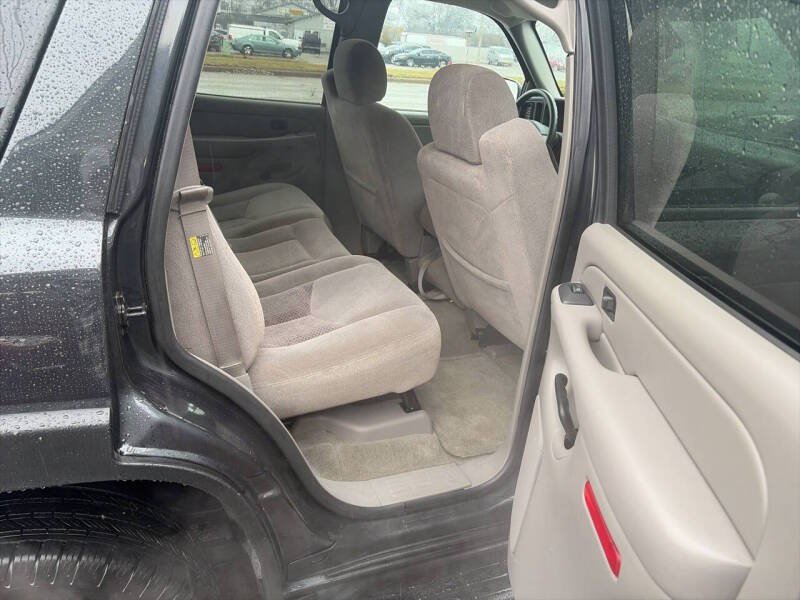 Used 2004 Chevrolet Tahoe LS RWD image 12