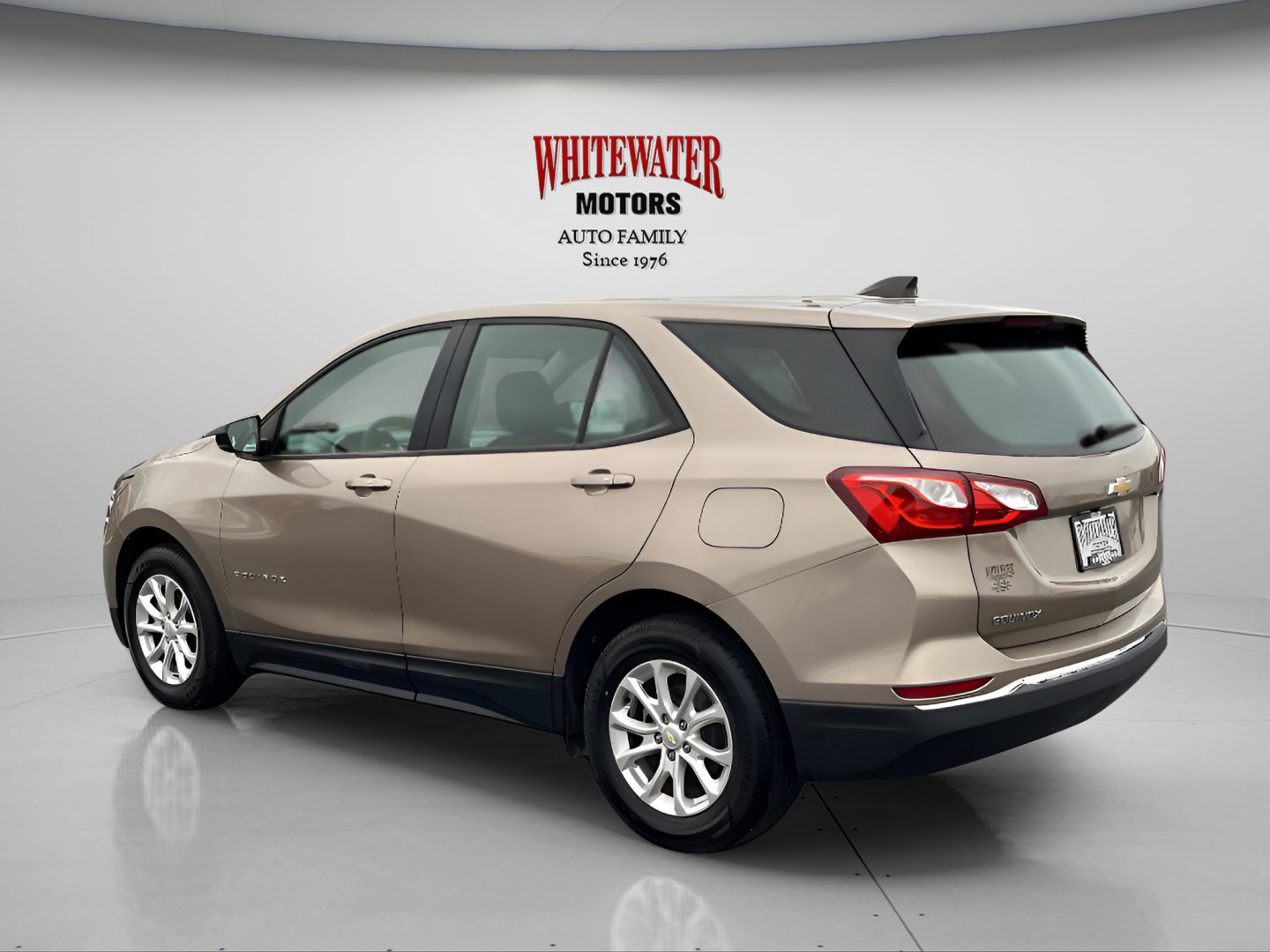 Used 2018 Chevrolet Equinox LS image 3